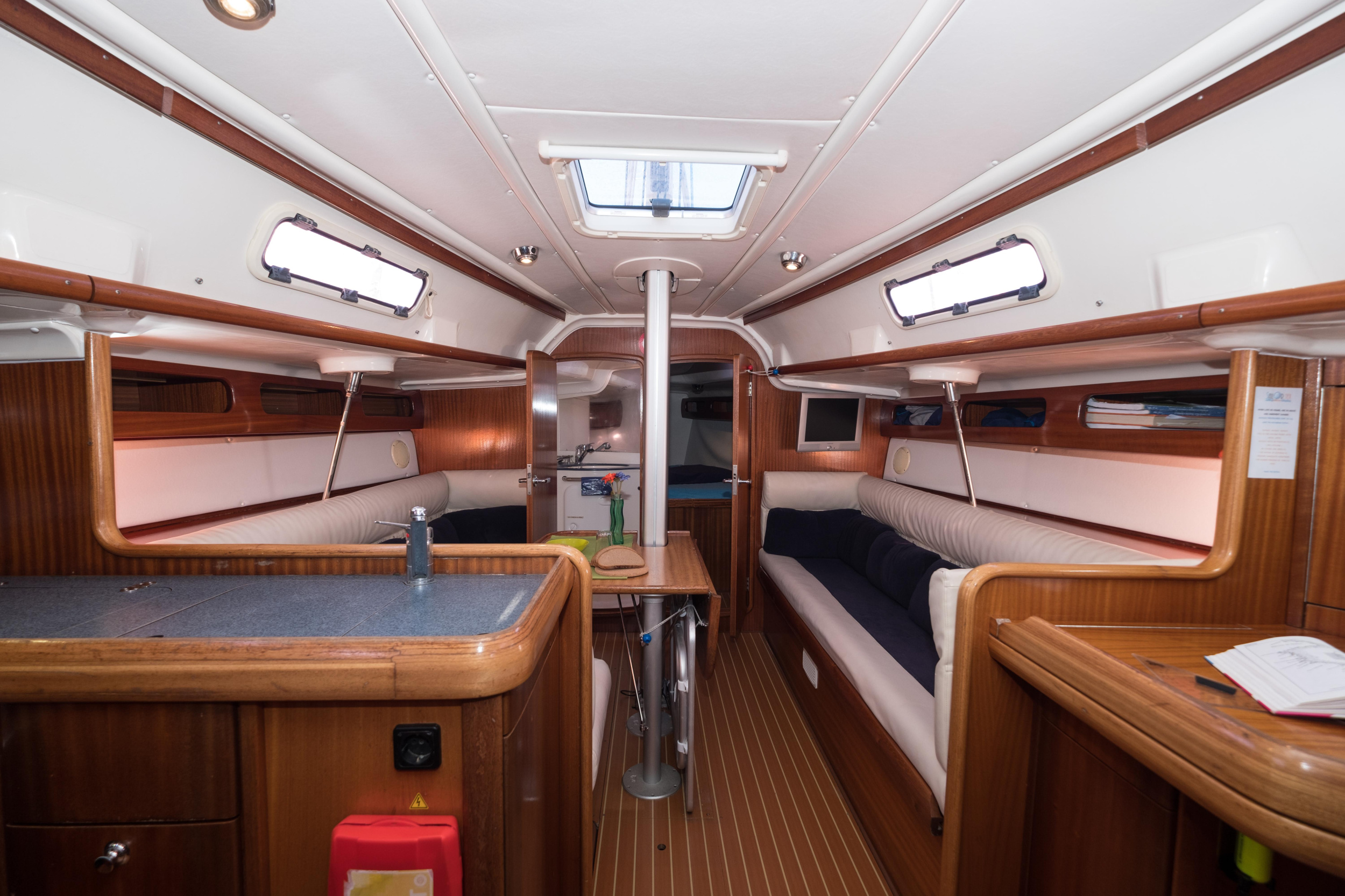 Bavaria 38 Match — photo 8
