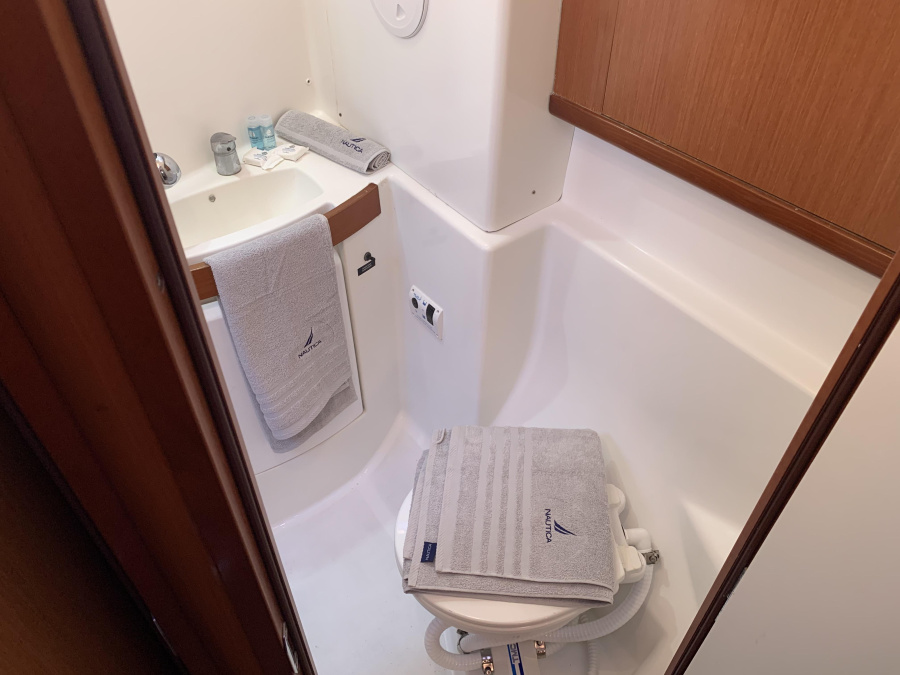 Oceanis 43 — photo 28