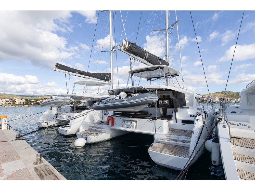 Lagoon 46 — photo 1