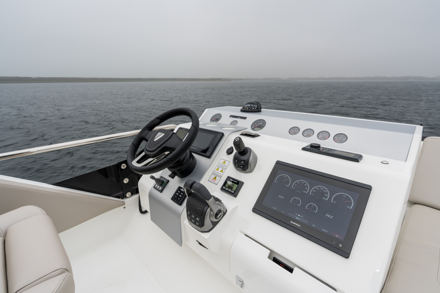 Fairline Squadron 50 — photo 11