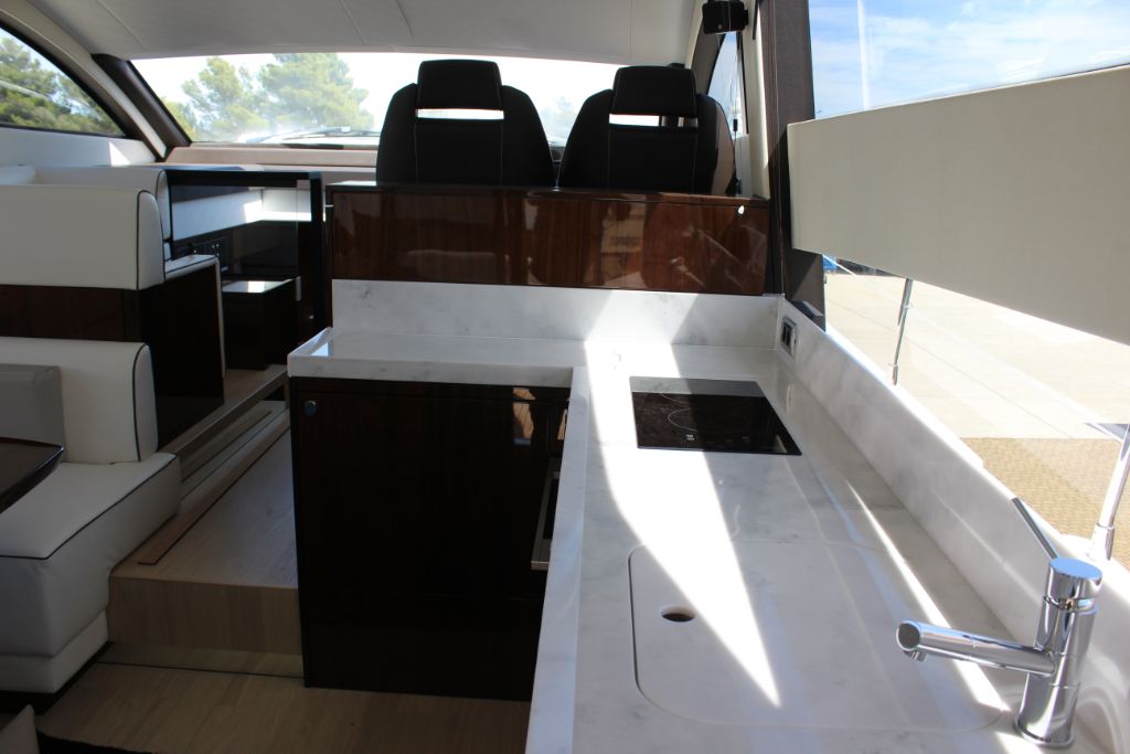 Fairline Squadron 50 — photo 3