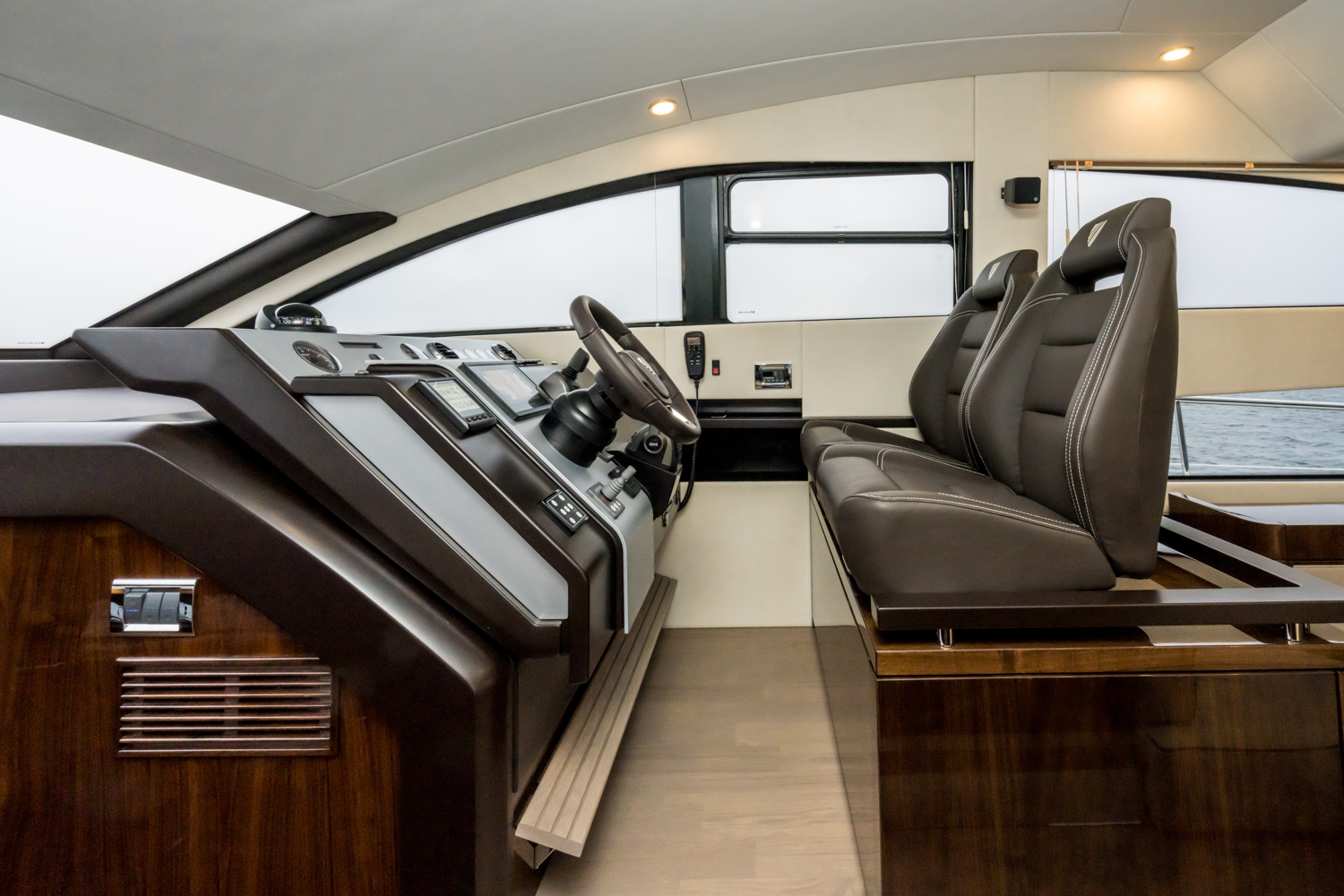 Fairline Squadron 50 — photo 13
