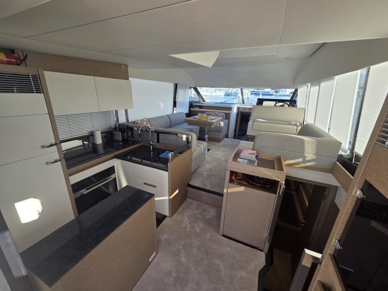 Prestige 520 Fly — photo 19