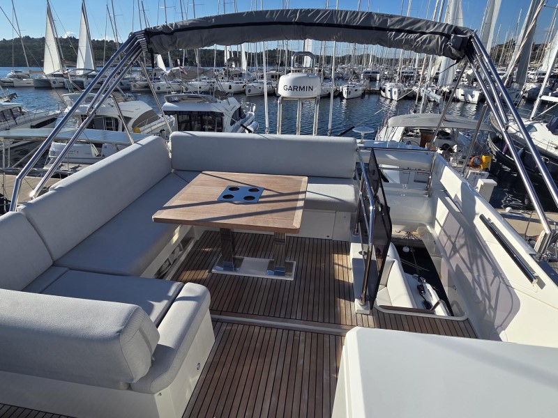 Prestige 520 Fly — photo 11
