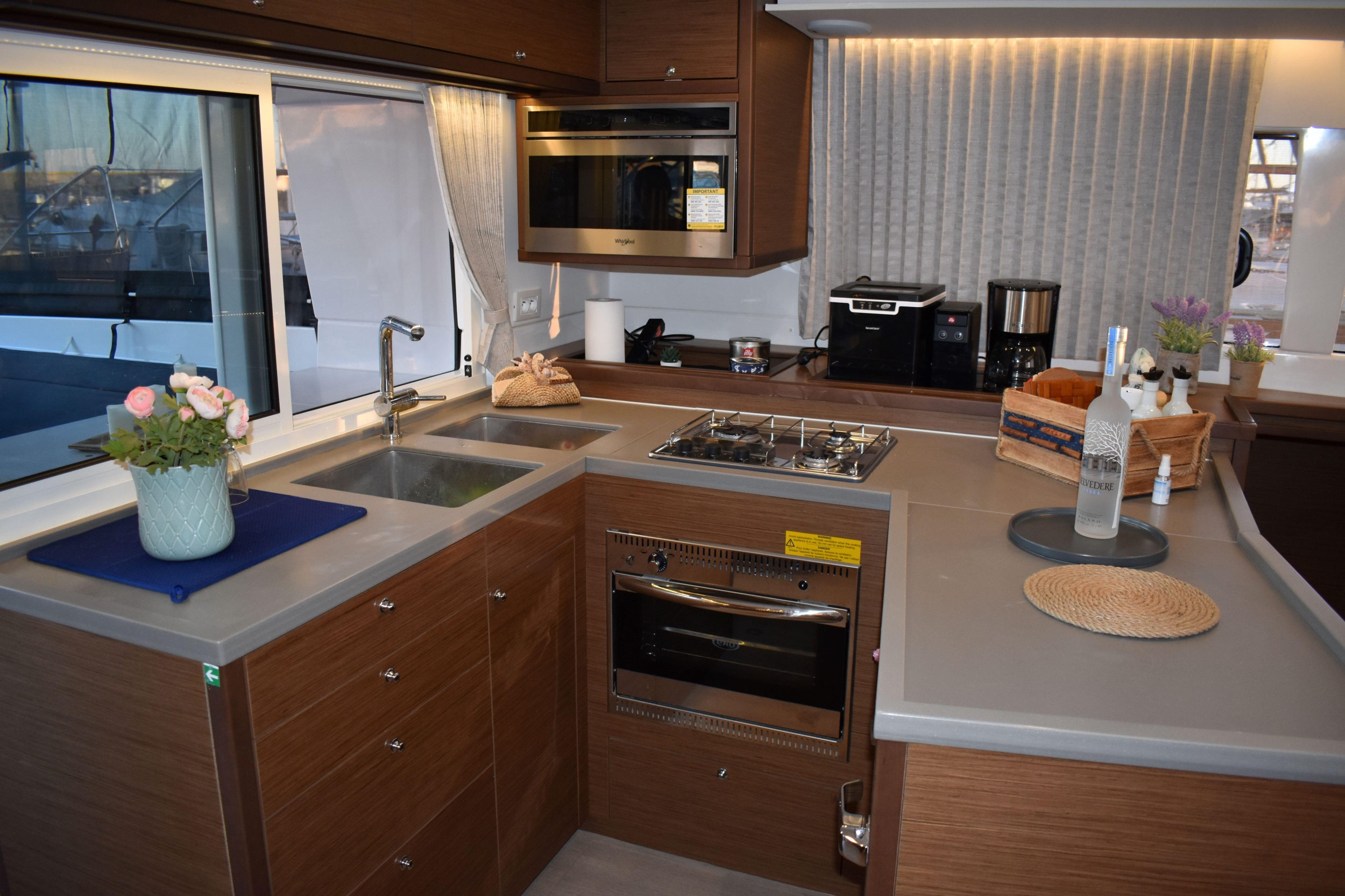 Lagoon 450 Flybridge — photo 10