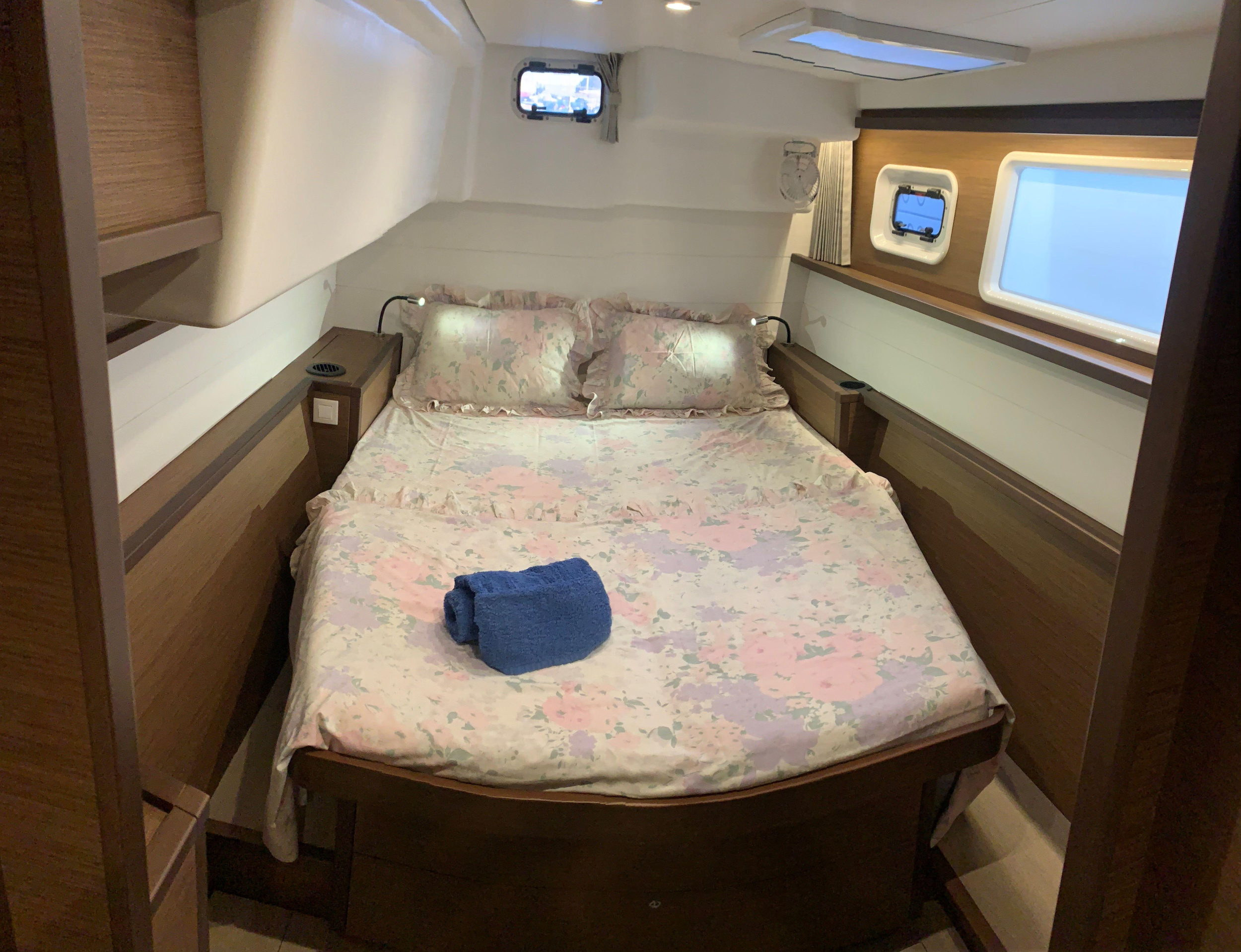 Lagoon 450 Flybridge — photo 14