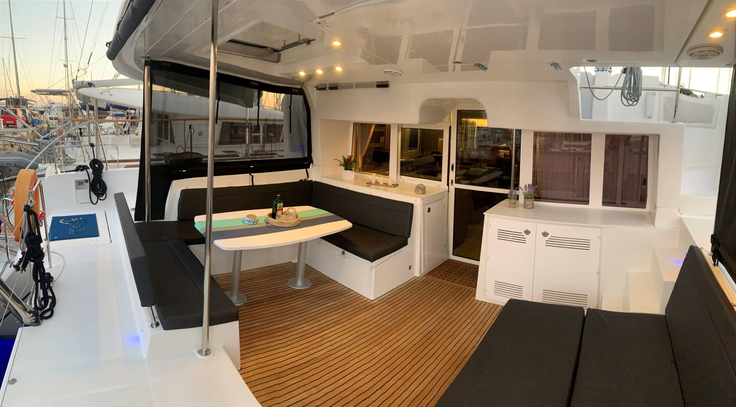 Lagoon 450 Flybridge — photo 9