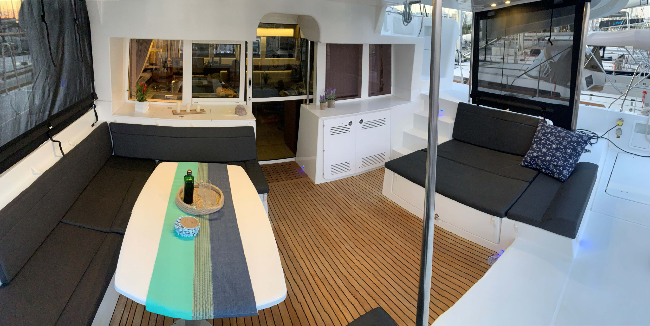 Lagoon 450 Flybridge — photo 12