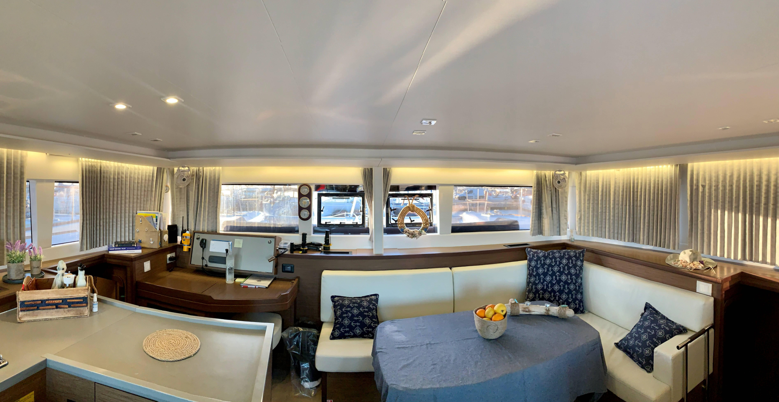 Lagoon 450 Flybridge — photo 5