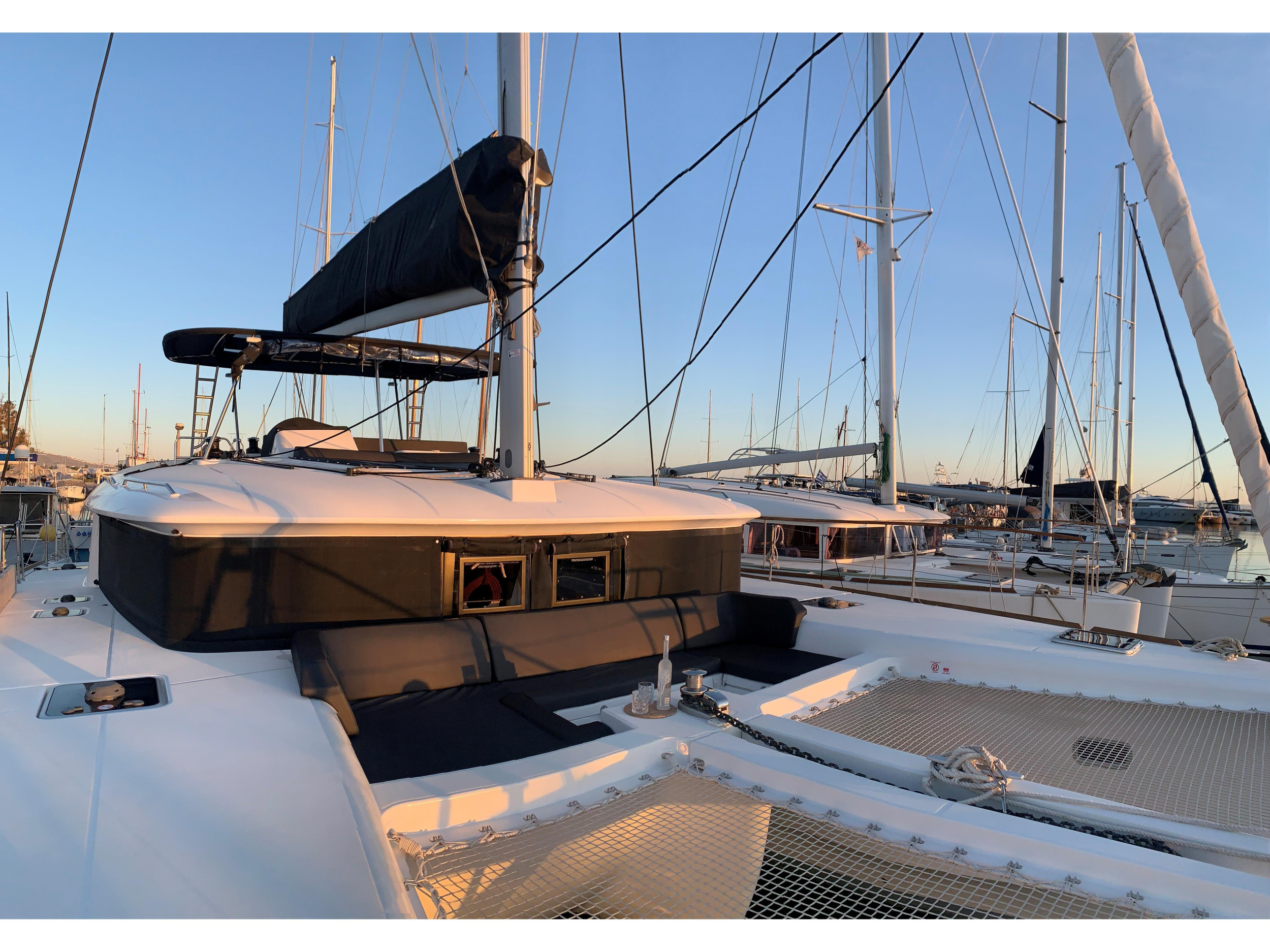 Lagoon 450 Flybridge — photo 1