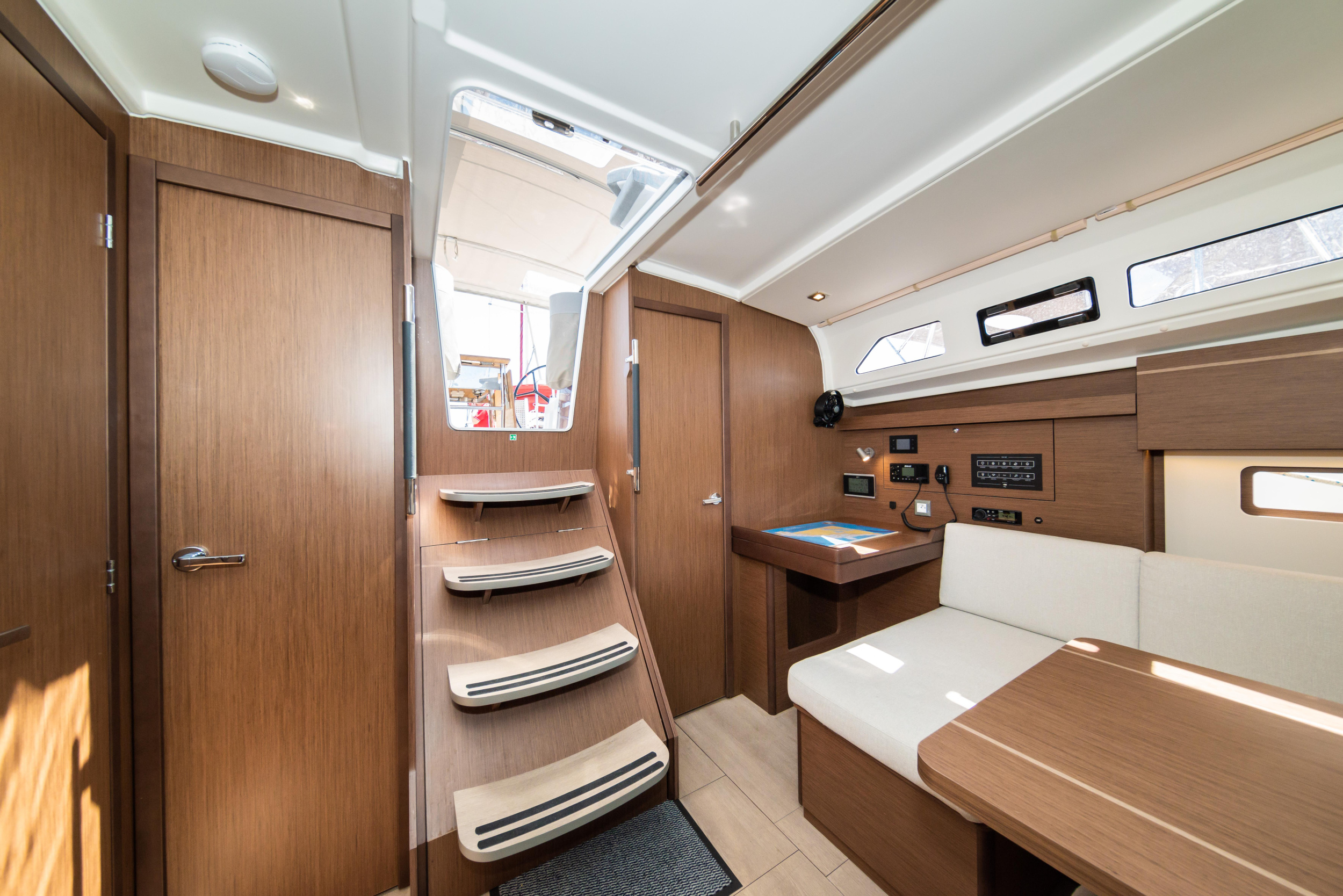 Oceanis 40.1 — photo 83