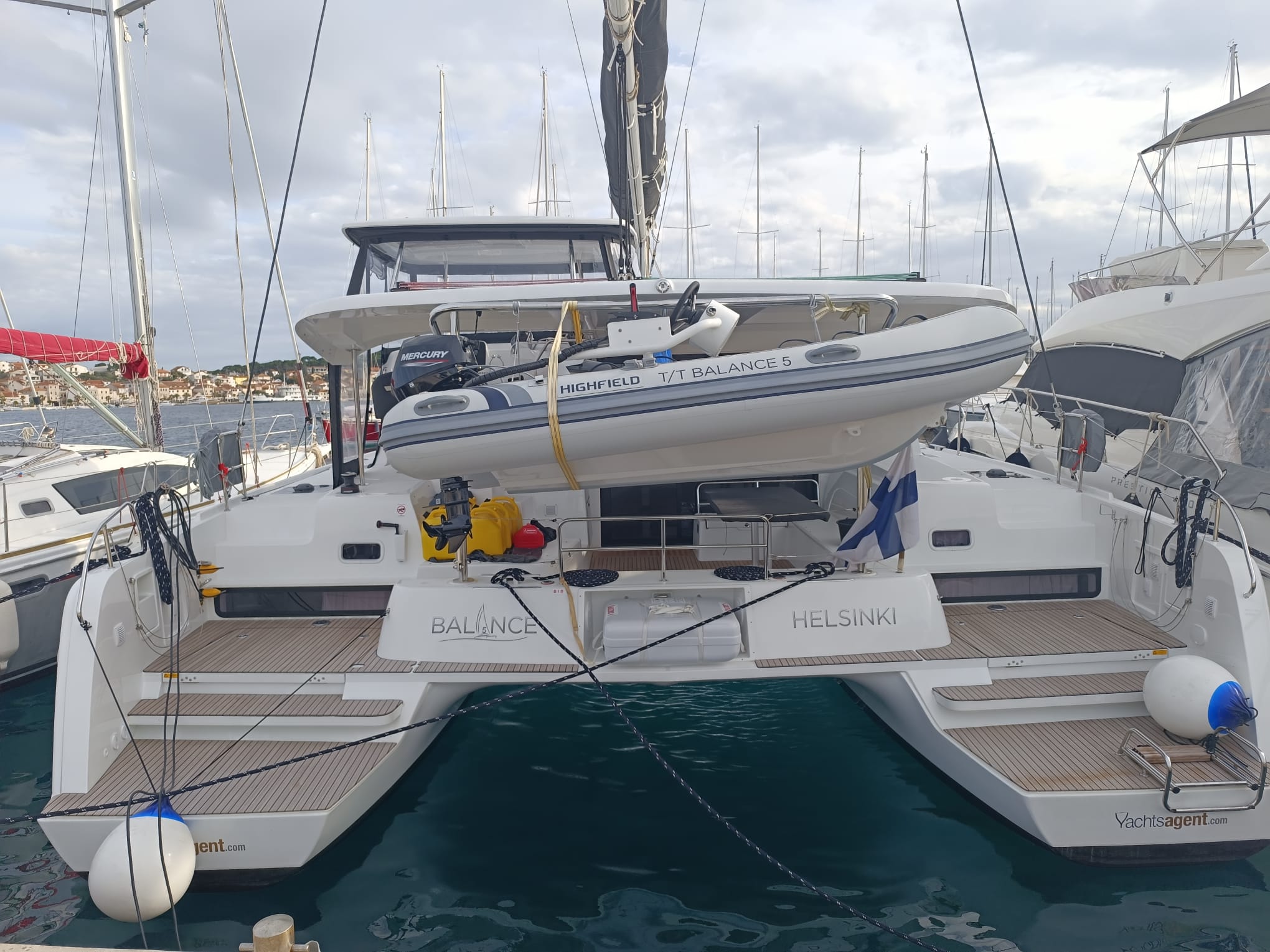 Lagoon 42 — photo 9