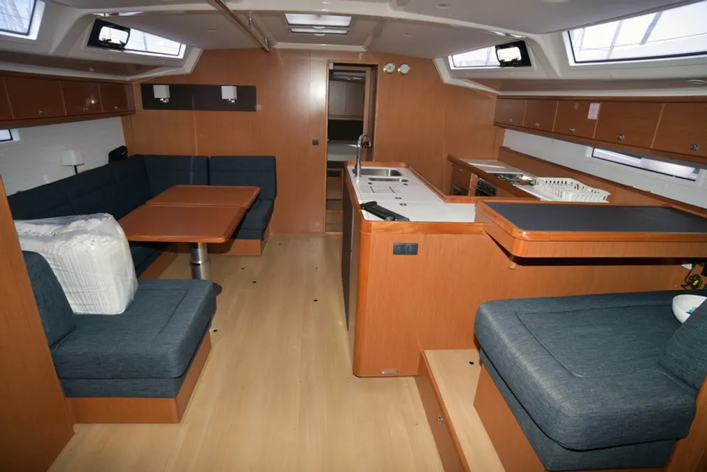 Bavaria Cruiser 56 — photo 9