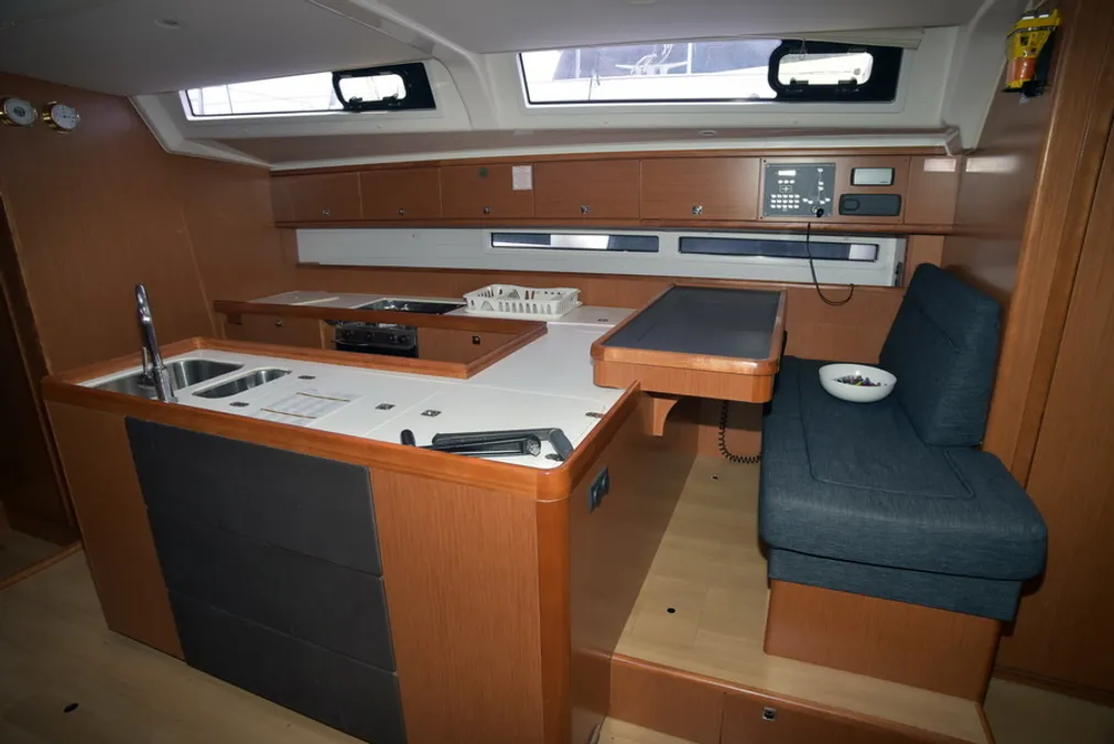 Bavaria Cruiser 56 — photo 7