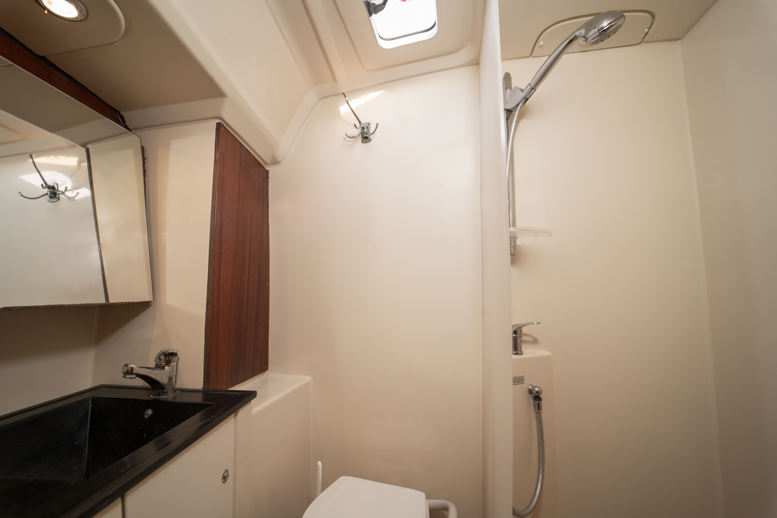 Dufour 425 Grand Large — photo 12