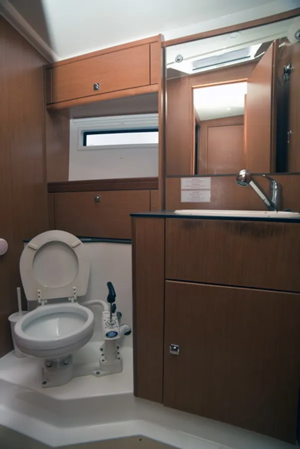Bavaria Cruiser 56 — photo 13