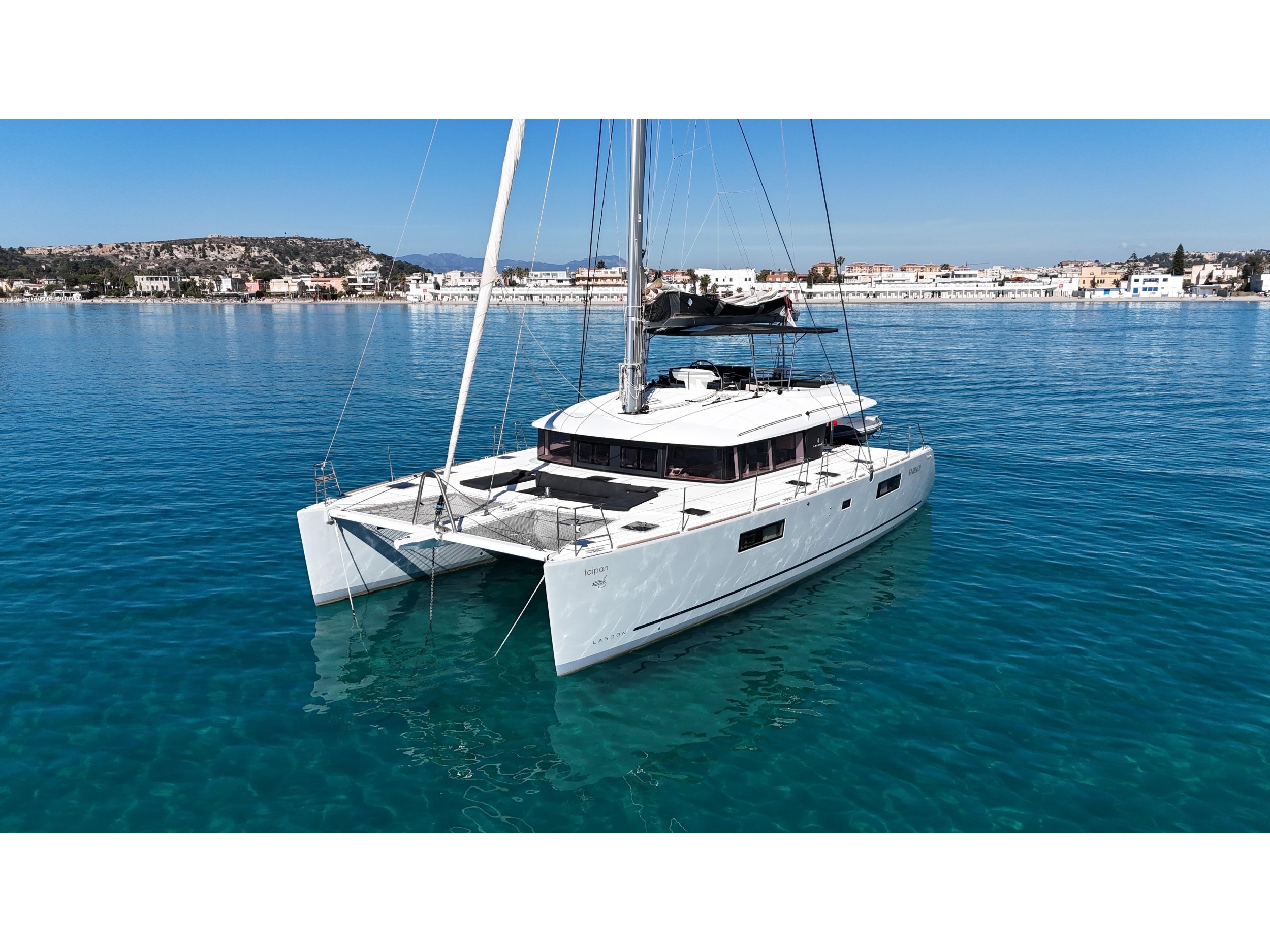 Lagoon 560 S2 — photo 1