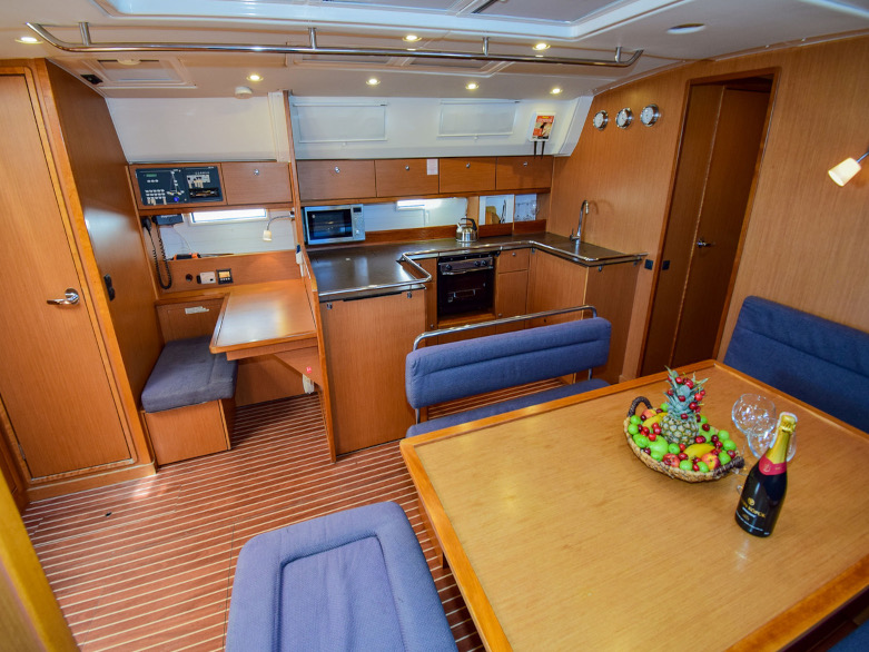 Bavaria 50 Cruiser — photo 10