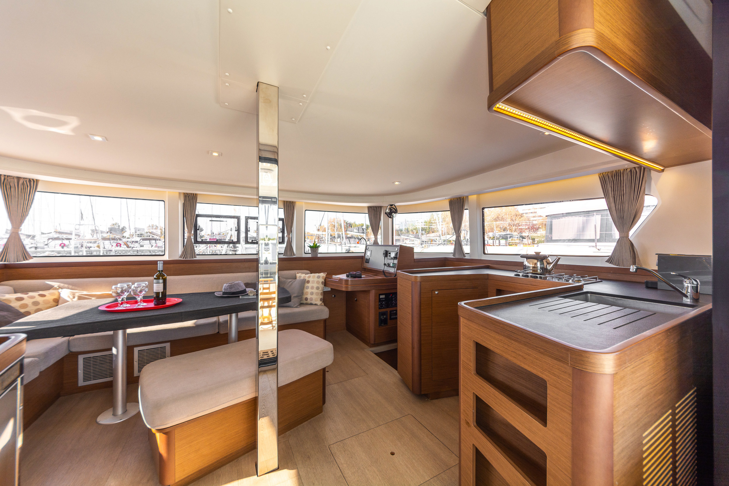 Lagoon 42 & GEN & WM — photo 2