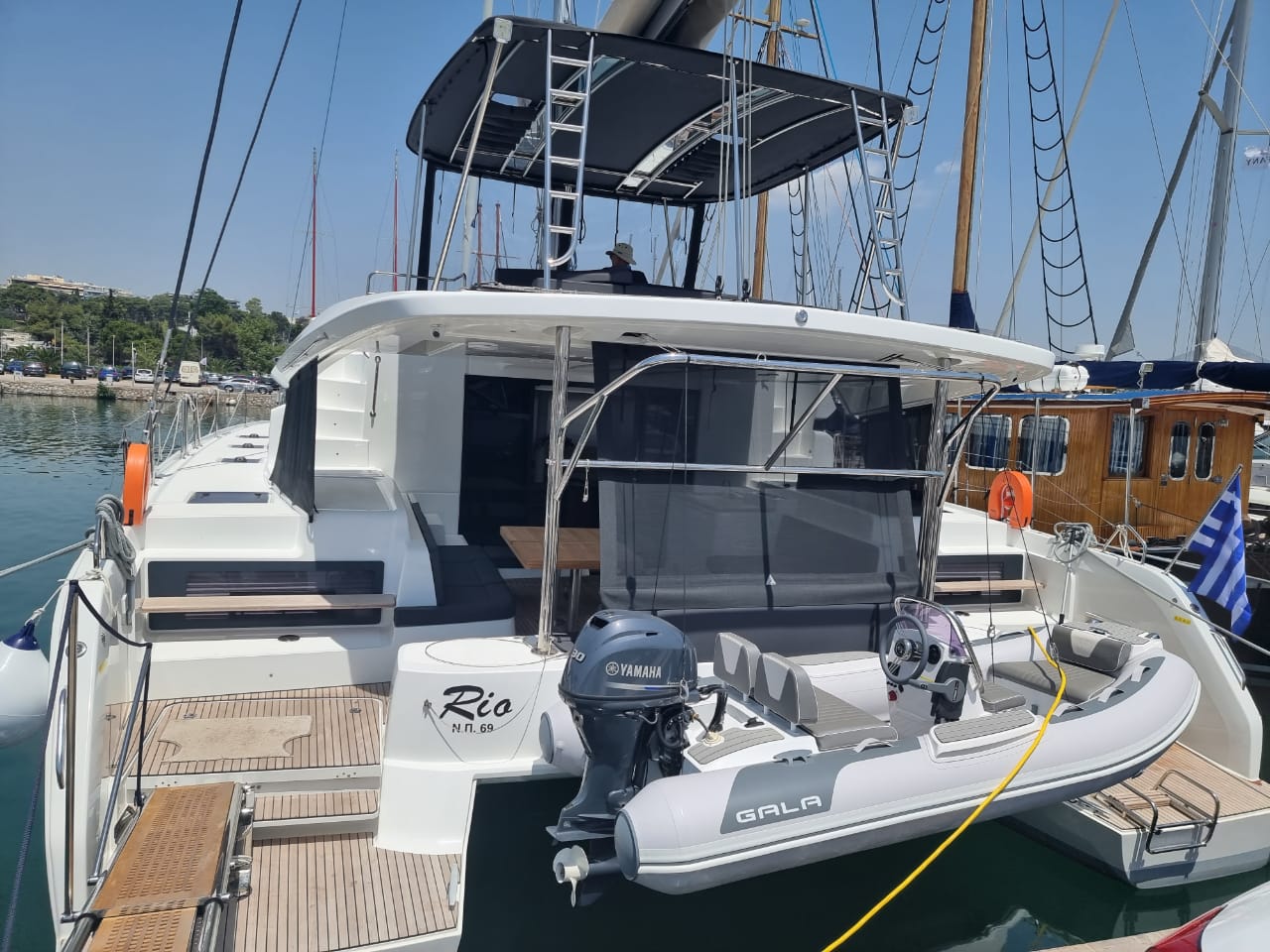 Lagoon 50 — photo 1