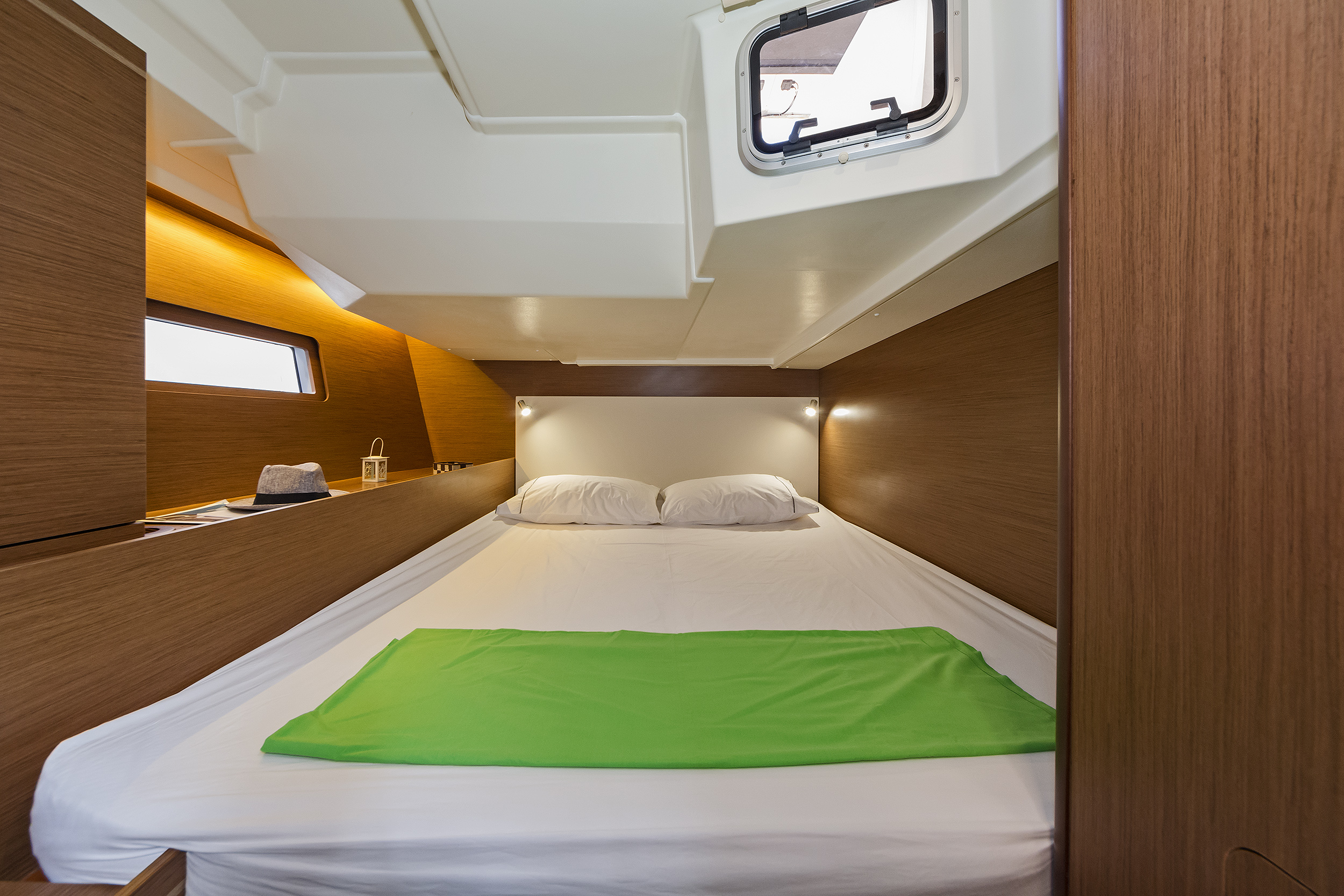 Oceanis 51.1 (4+1 cab) & GEN — photo 24