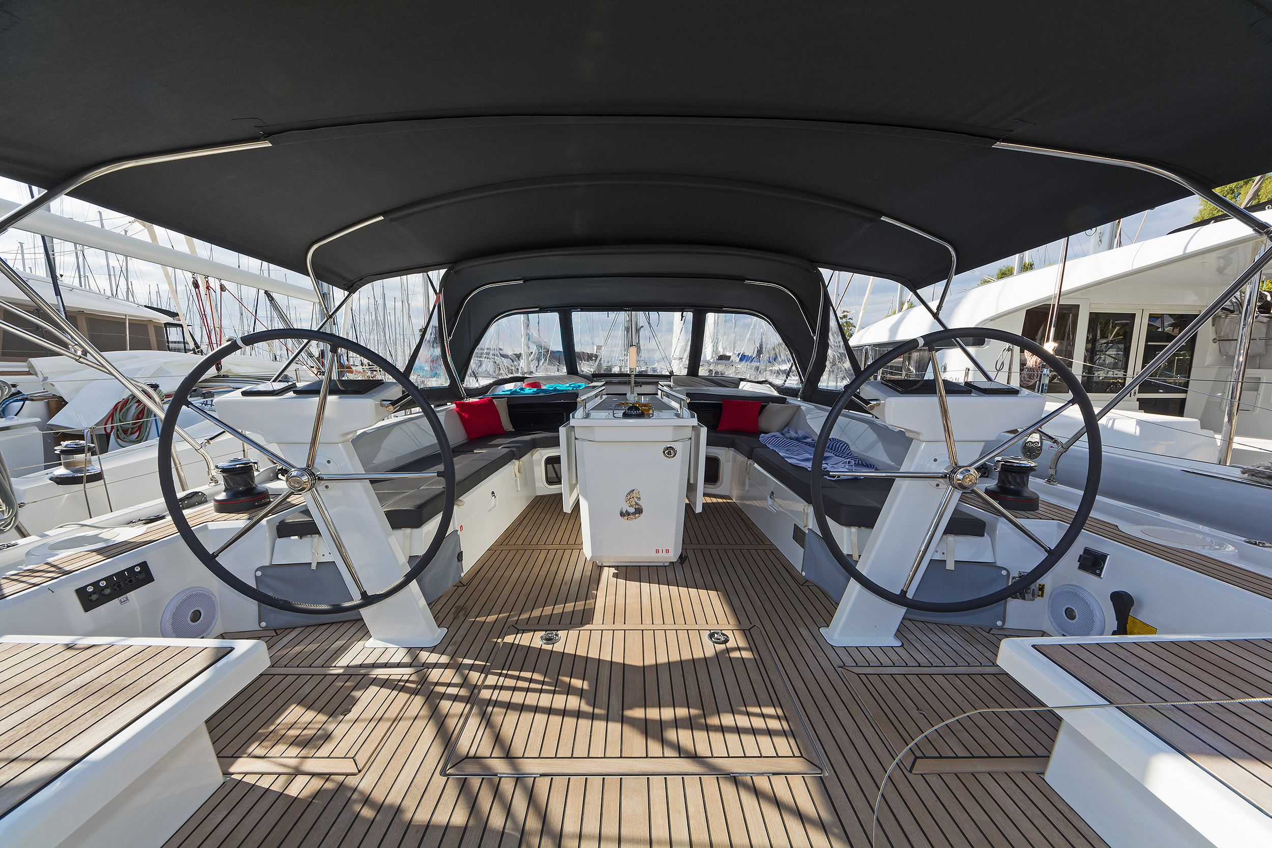 Oceanis 51.1 (4+1 cab) & GEN — photo 5