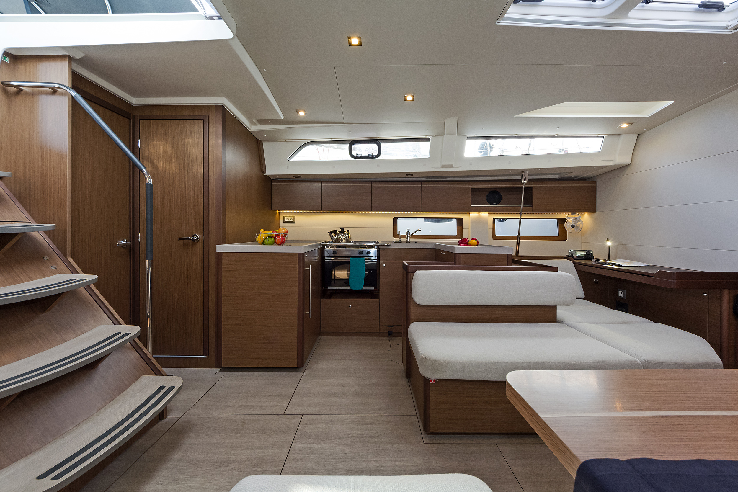 Oceanis 51.1 (5+1 cab) & GEN — photo 17