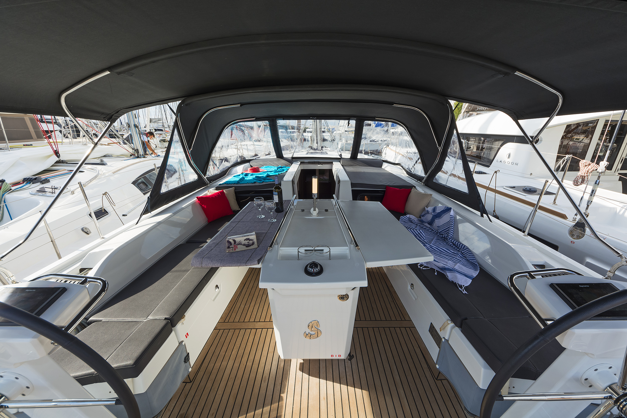 Oceanis 51.1 (5+1 cab) & GEN — photo 15