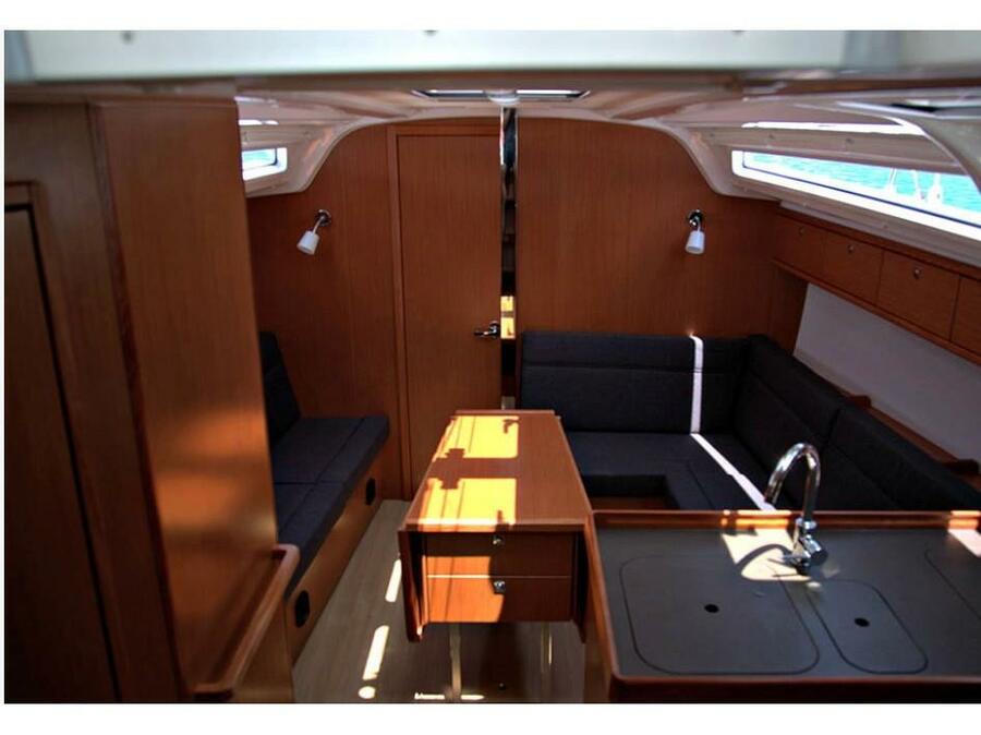 Bavaria 37 Cruiser_ANE — photo 2
