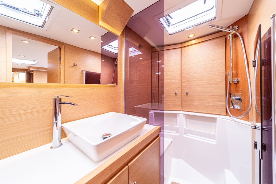 Dufour 63 Exclusive — photo 3