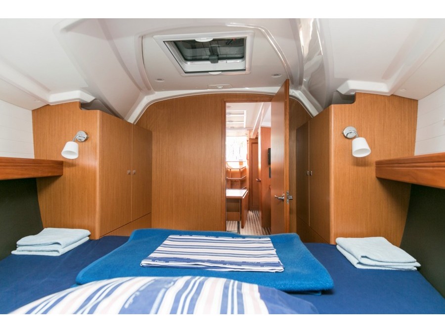 Bavaria Cruiser 37 — photo 21