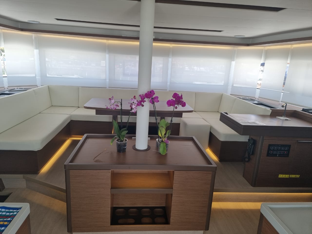 Lagoon 50 — photo 10