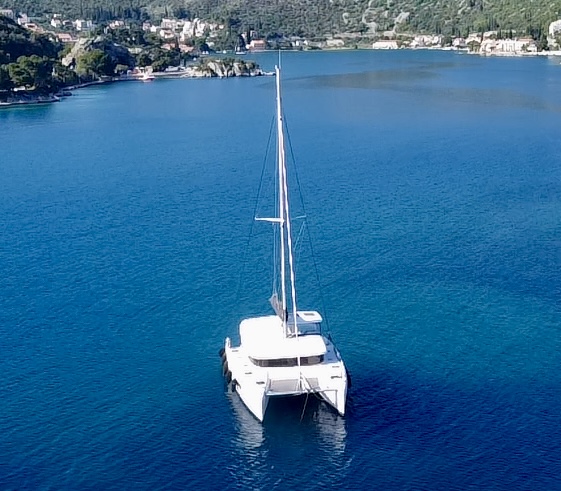 Lagoon 42 — photo 13