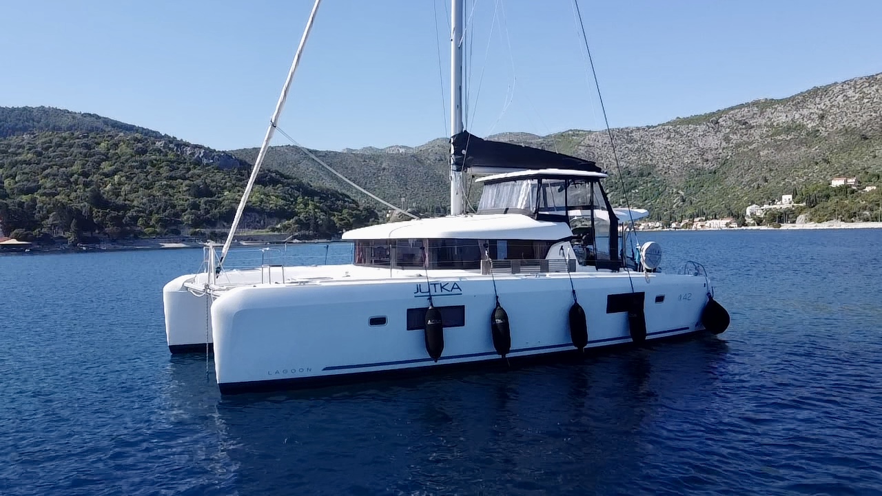 Lagoon 42 — photo 42