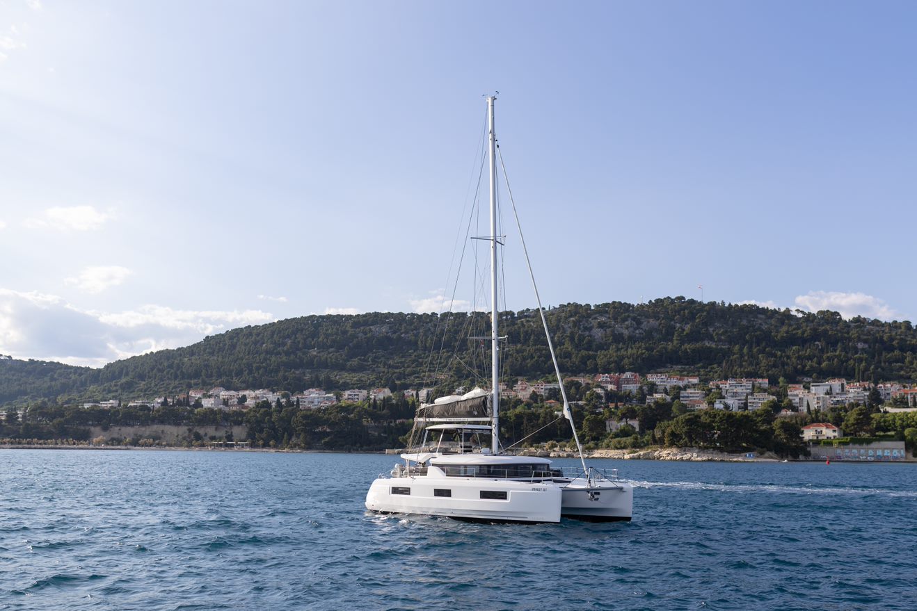 Lagoon 46 — photo 7