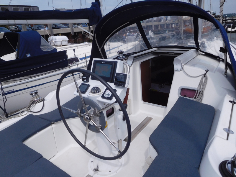 Oceanis 31 — photo 10