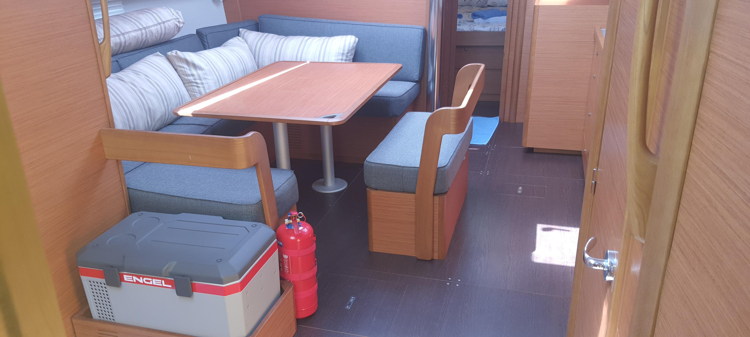 Dufour 430 Grand Large — photo 9