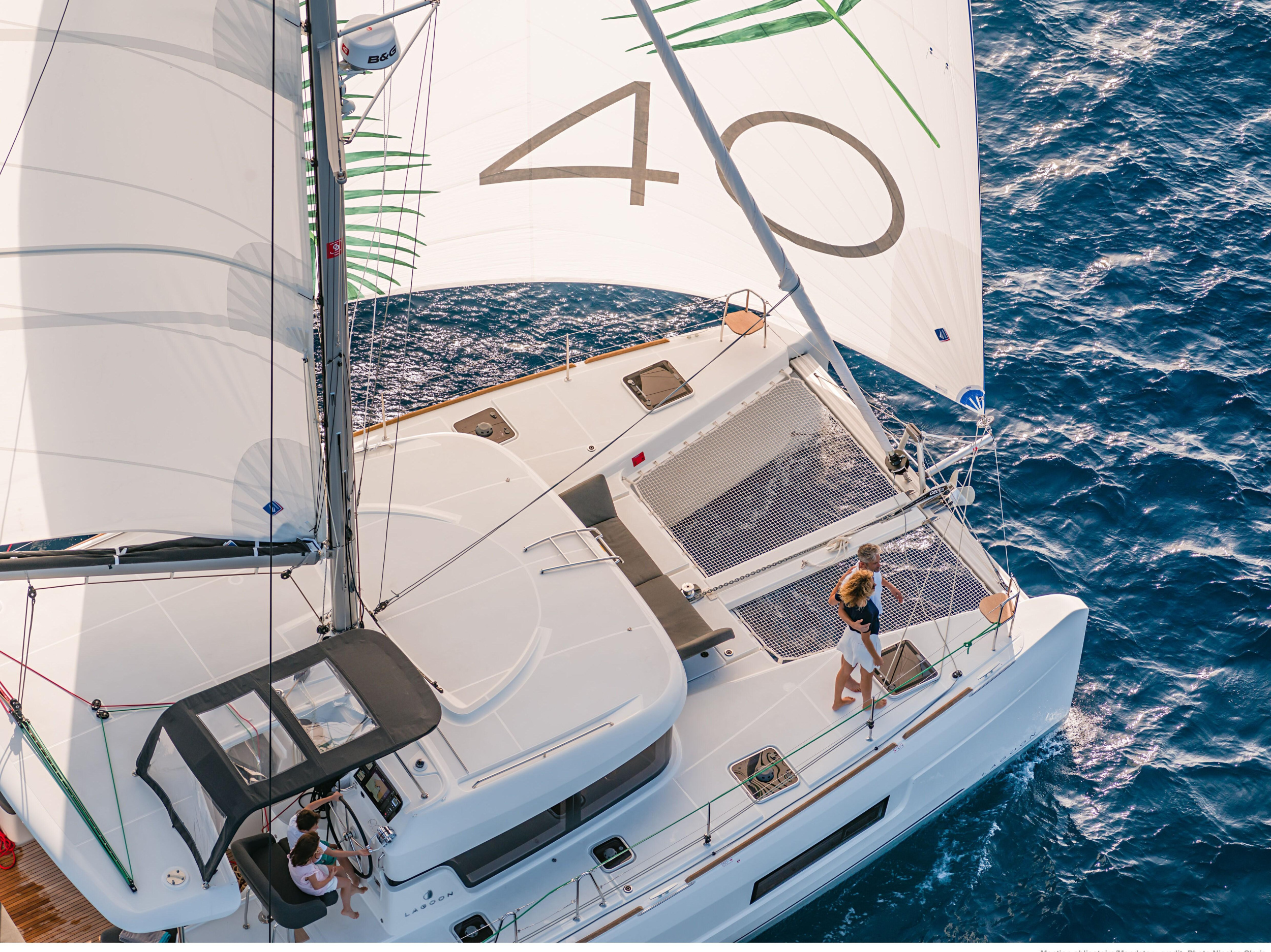 Lagoon 40 — photo 1