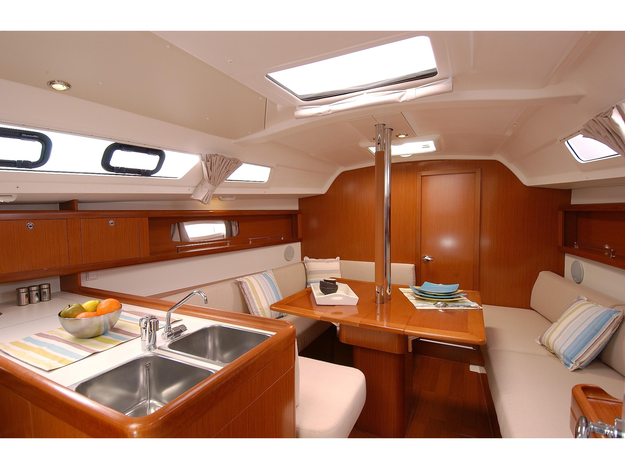 Oceanis 34 — photo 9