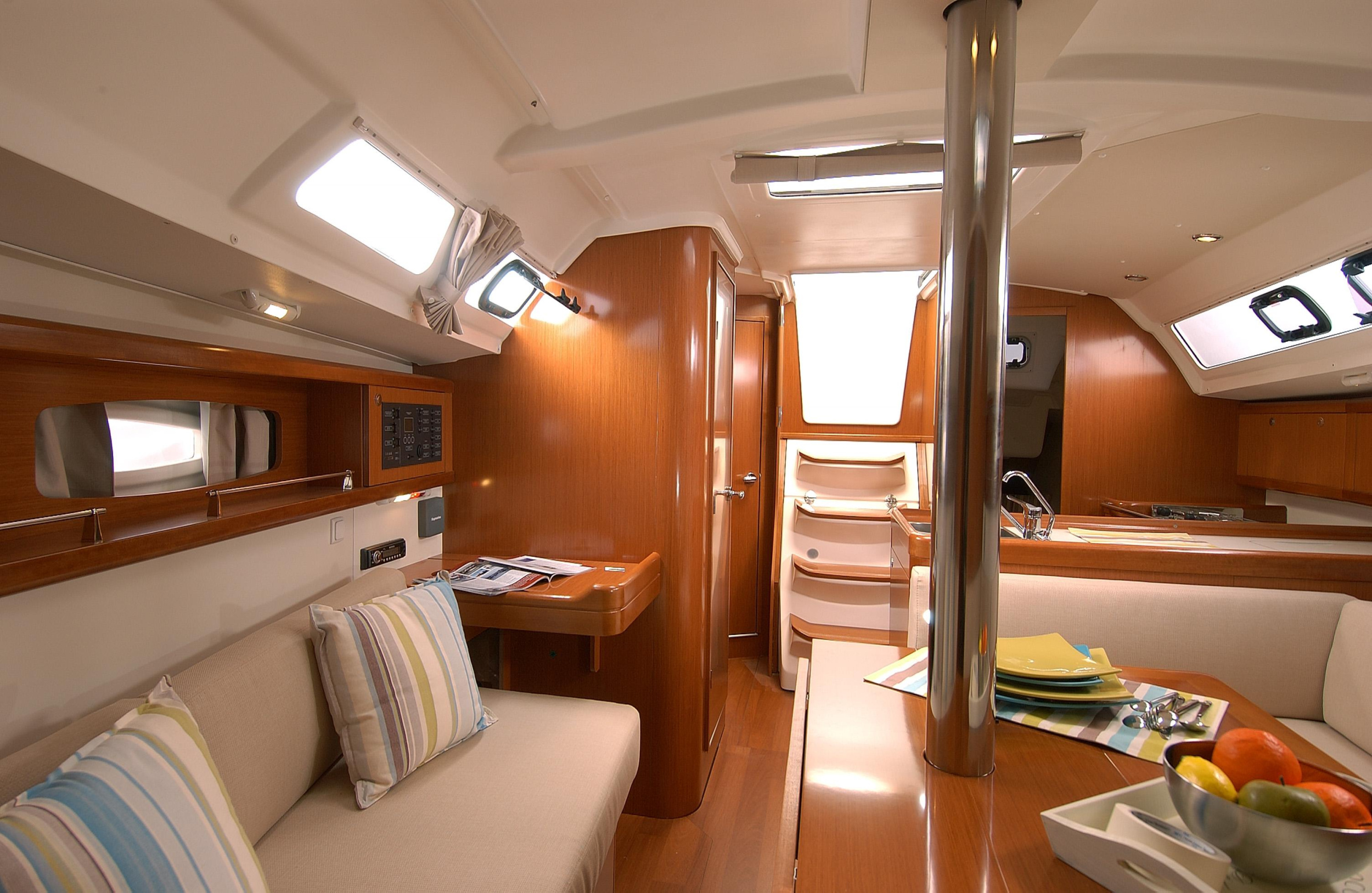 Oceanis 34 — photo 10