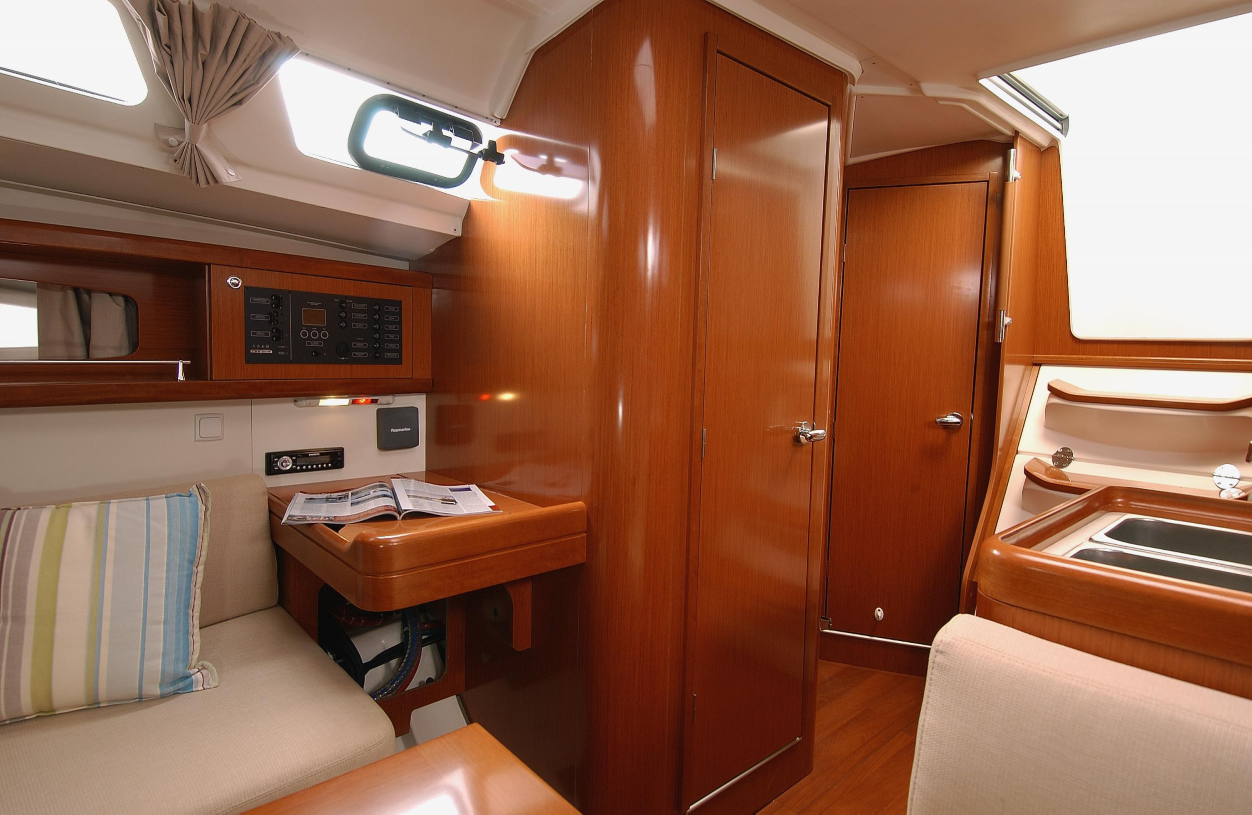 Oceanis 34 — photo 12