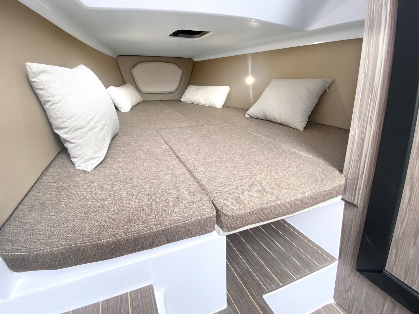 Ranieri Cayman 28.0 Executive — photo 5