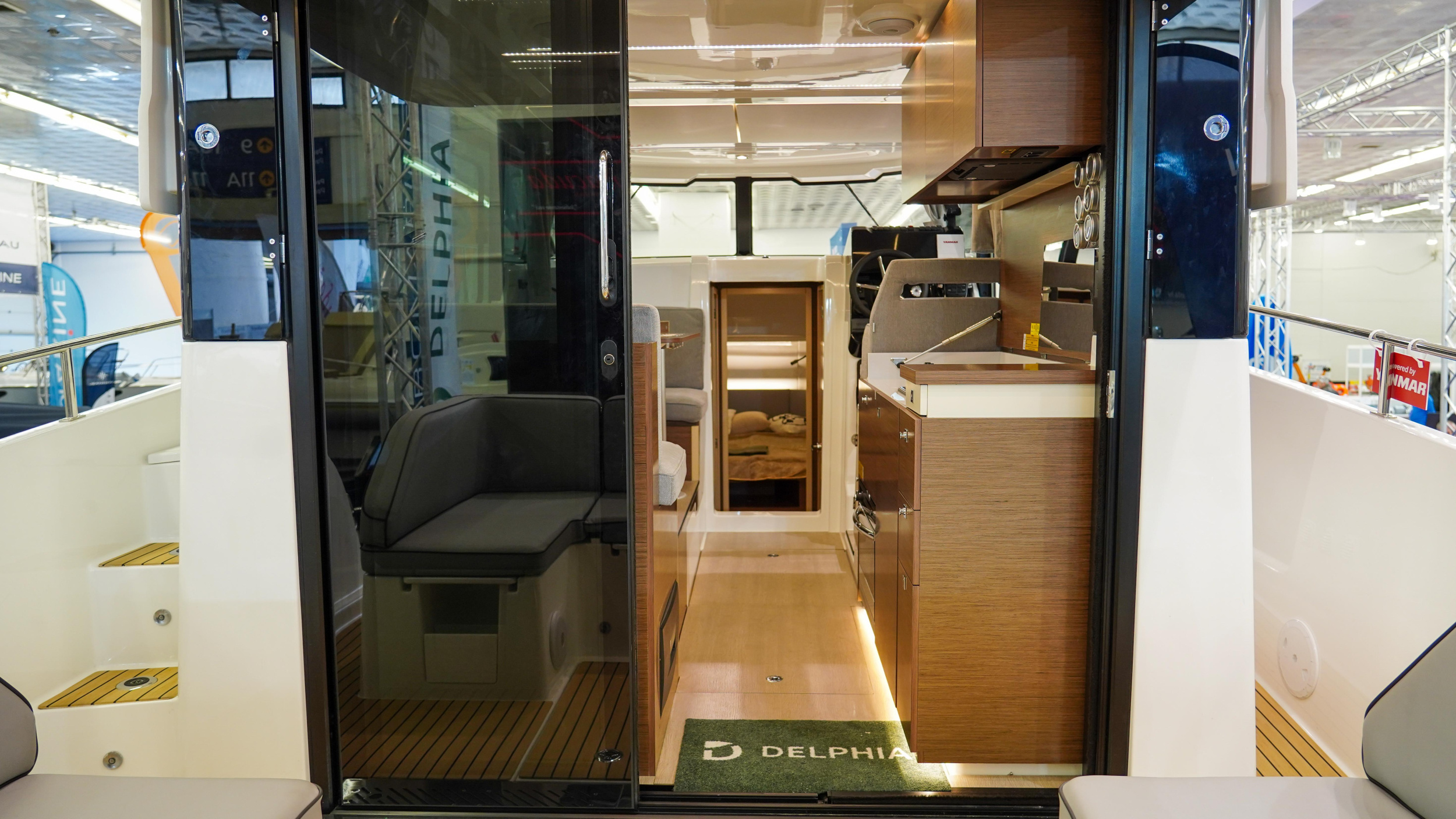 Delphia 10 Sedan — photo 8