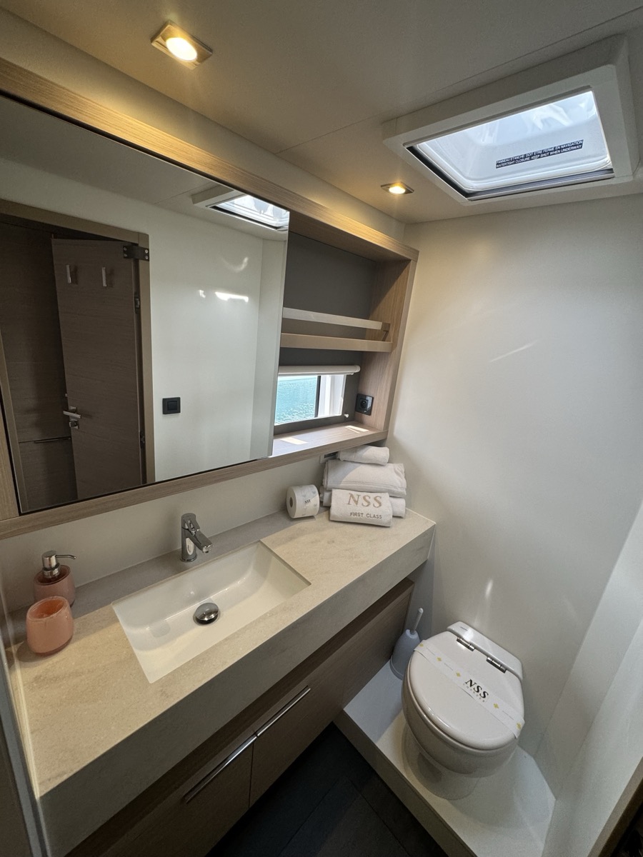 Lagoon 55 (5 cab) — photo 23
