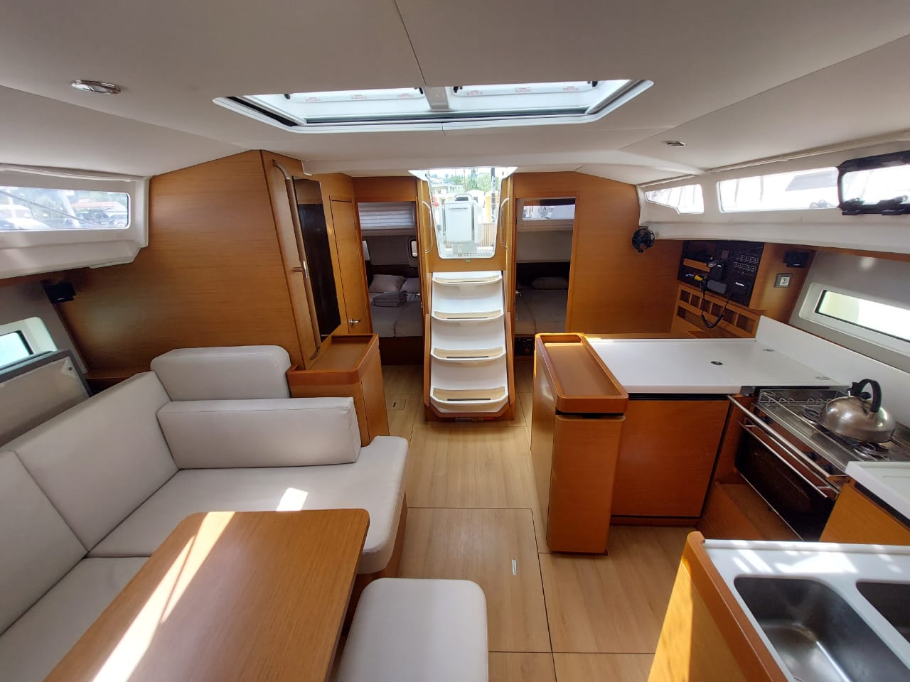Sun Odyssey 440 — photo 4