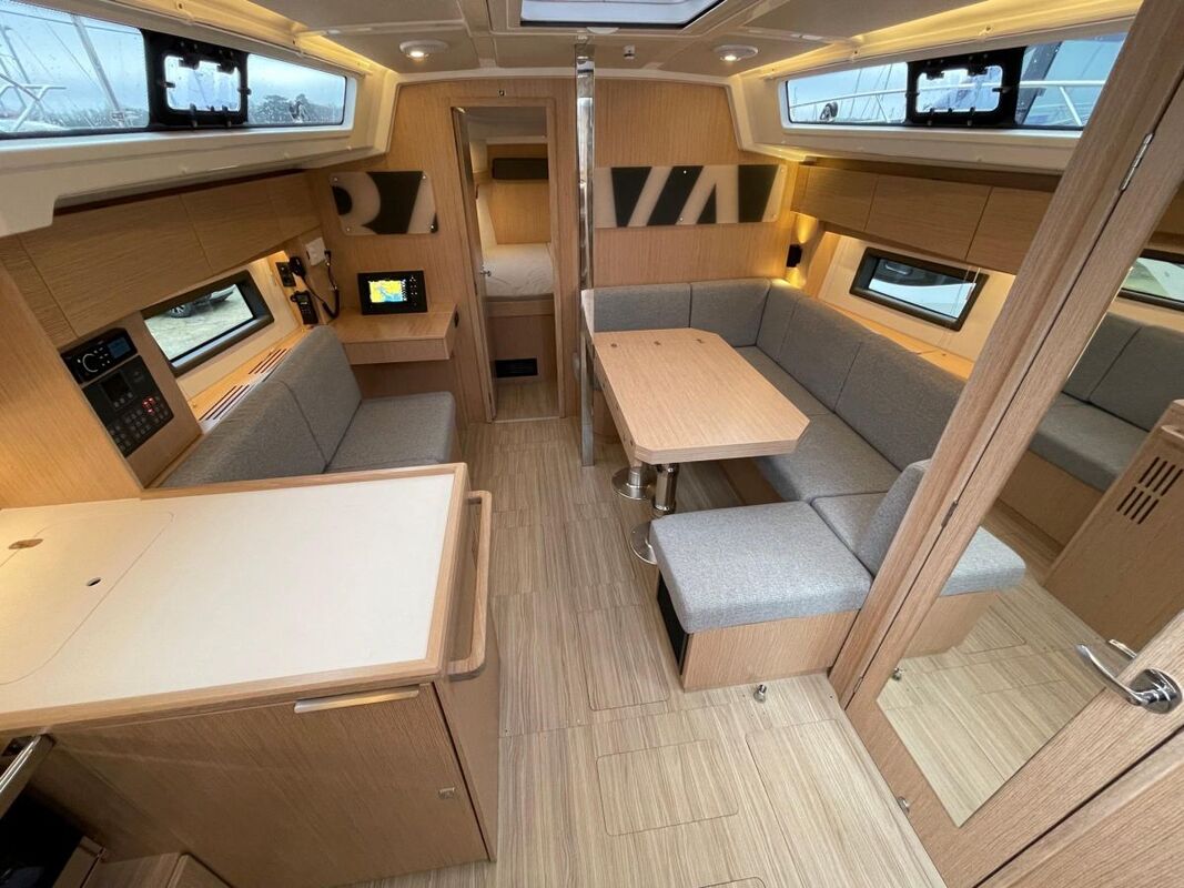 Bavaria C38 — photo 2