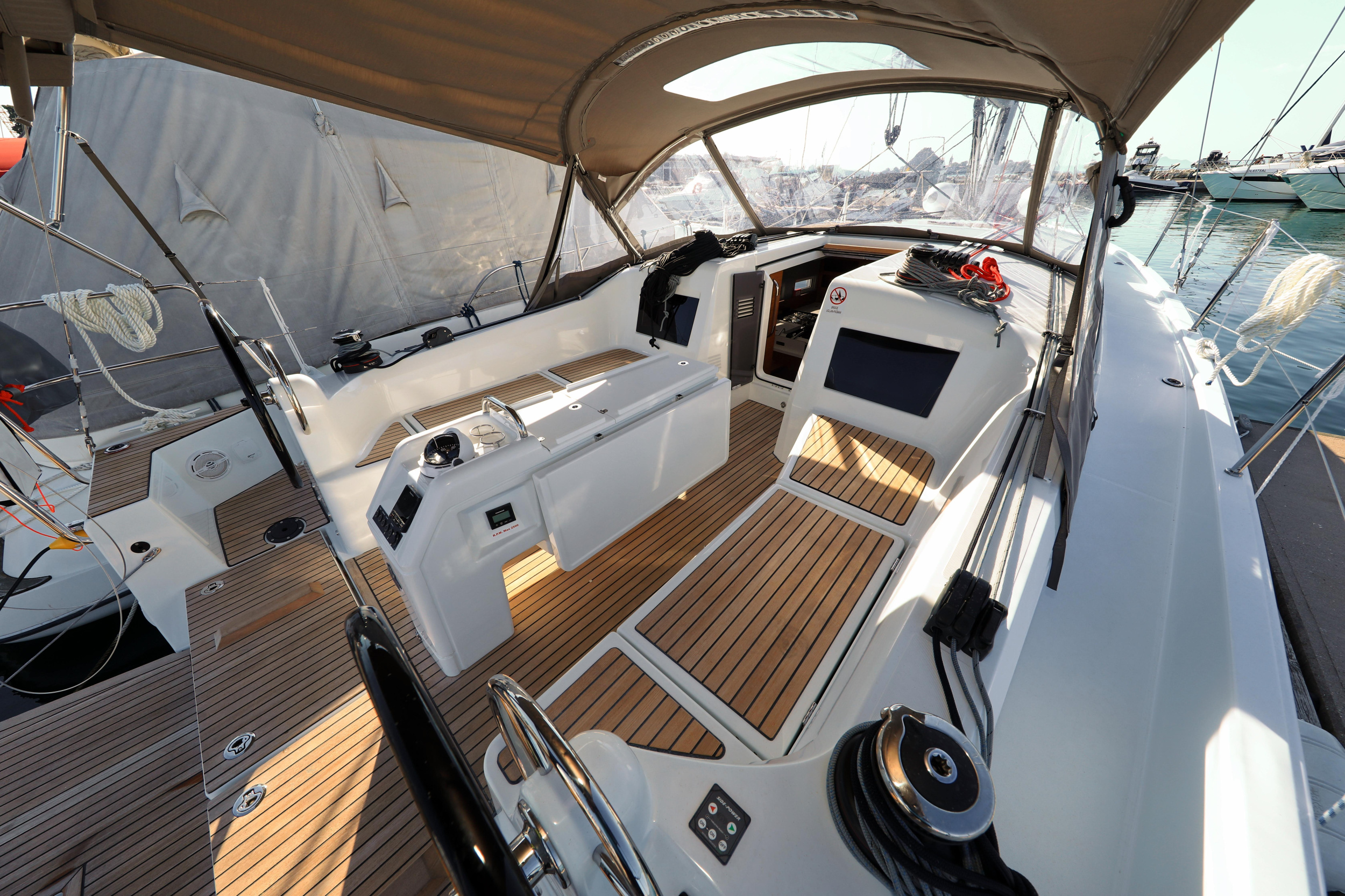 Sun Odyssey 410 — photo 6