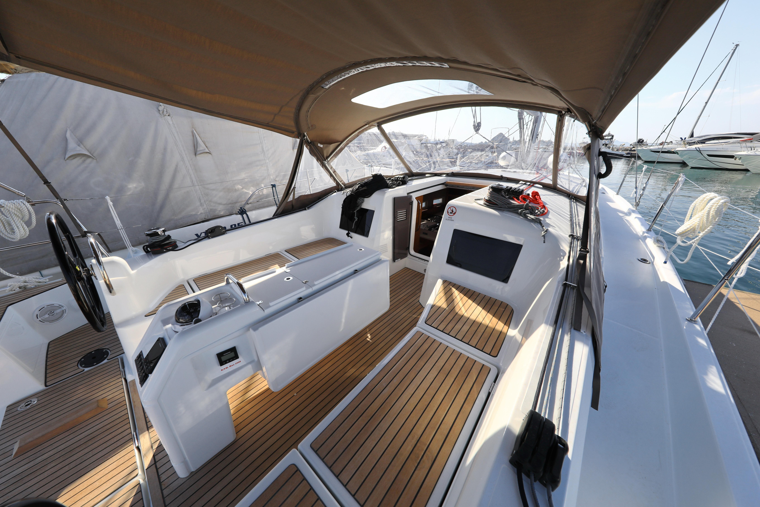 Sun Odyssey 410 — photo 95