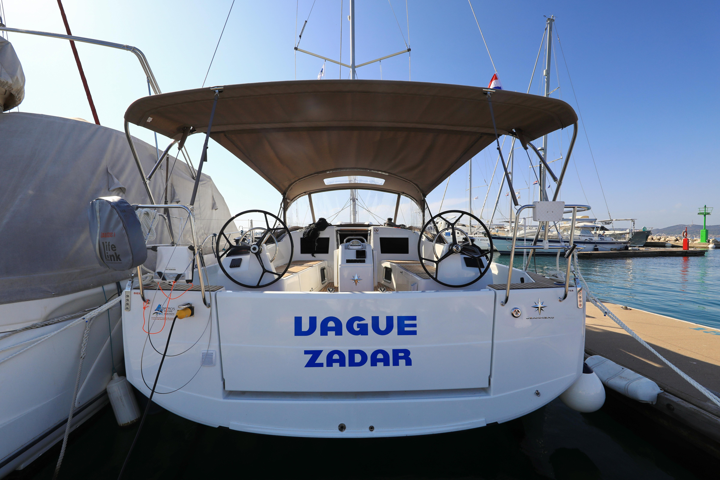 Sun Odyssey 410 — photo 34