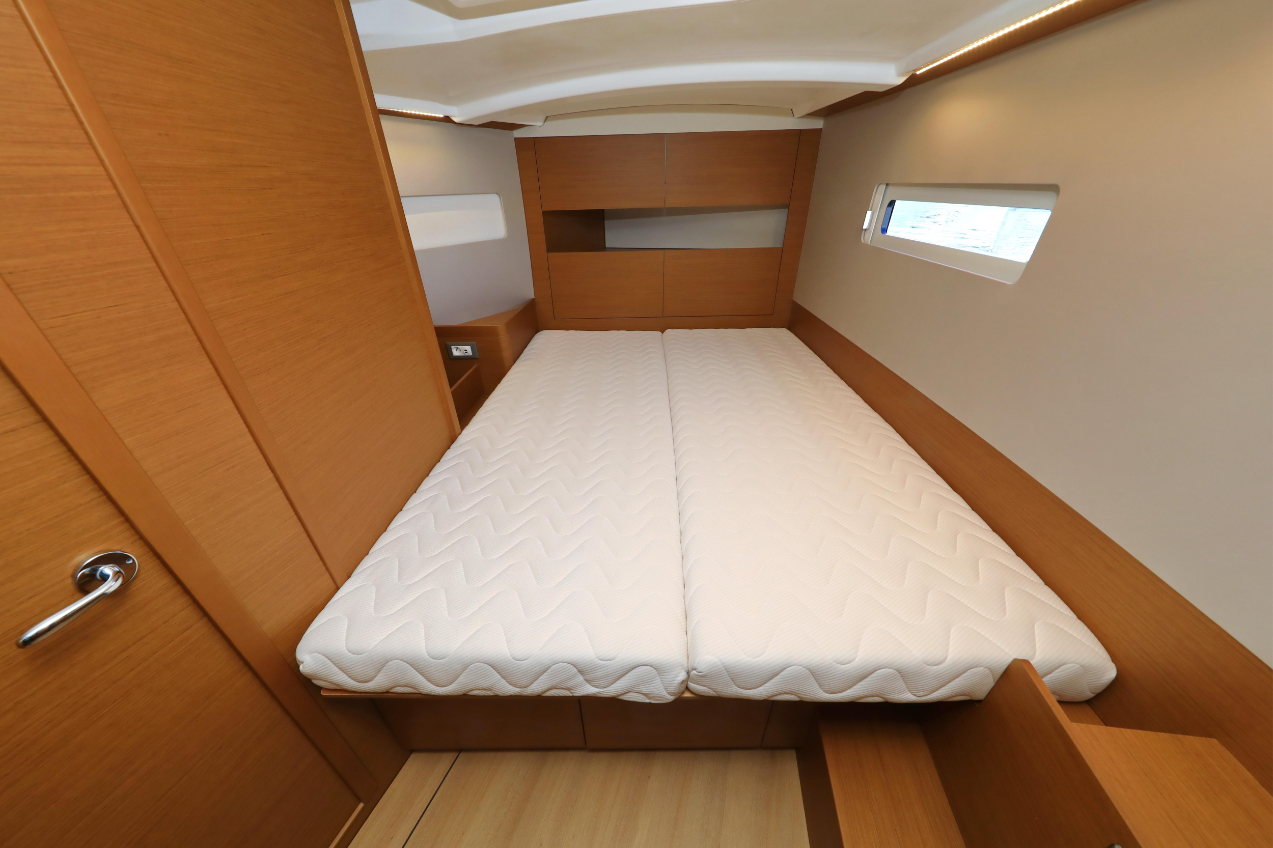 Sun Odyssey 410 — photo 2
